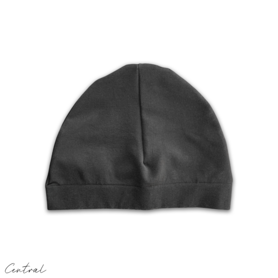 Black and white Syna Skull Cap beanie by Central ae, showcasing a stylish skull design and snug fit.