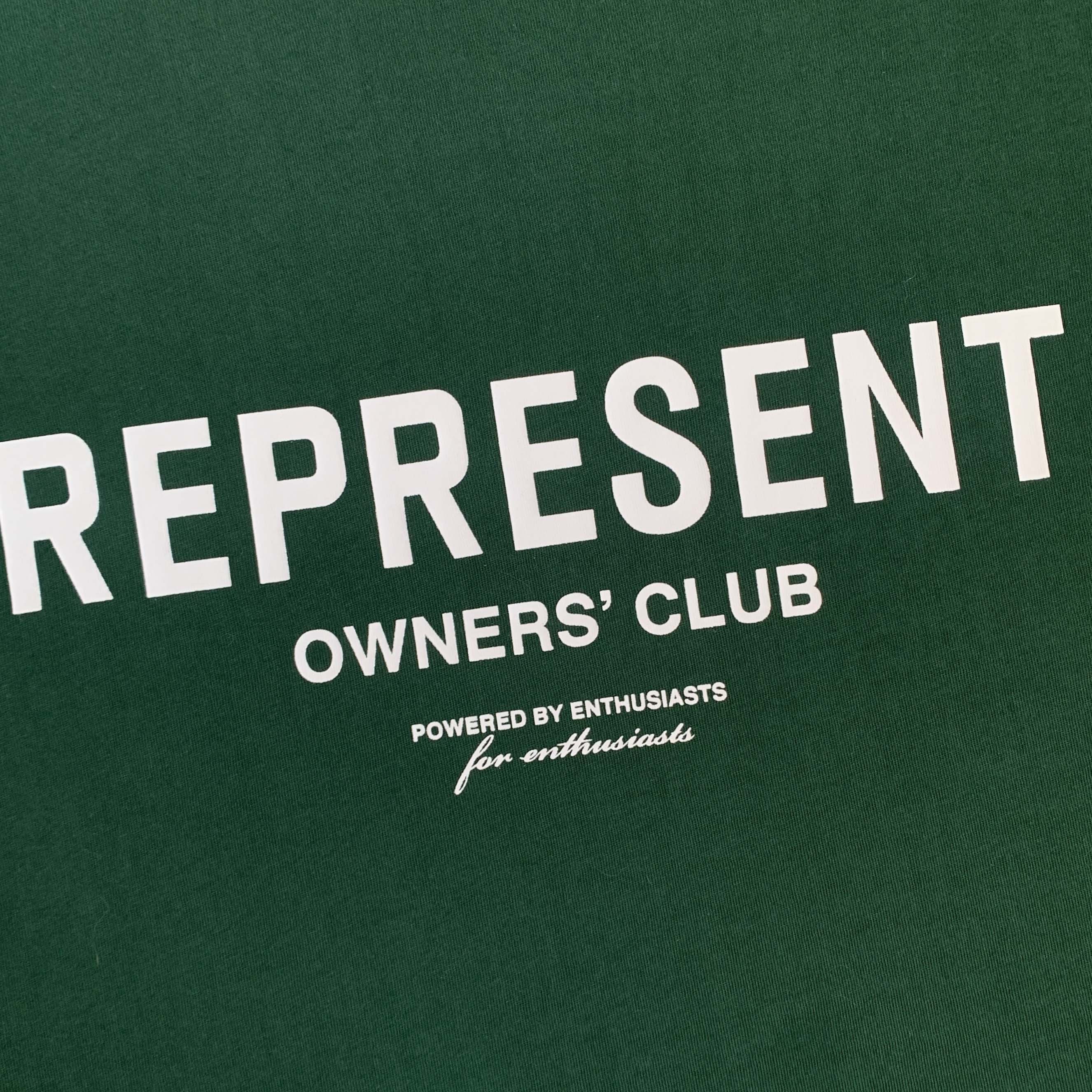 Racing Green REPRESENT OWNERS CLUB T-shirt featuring a classic crew neck and short sleeves.