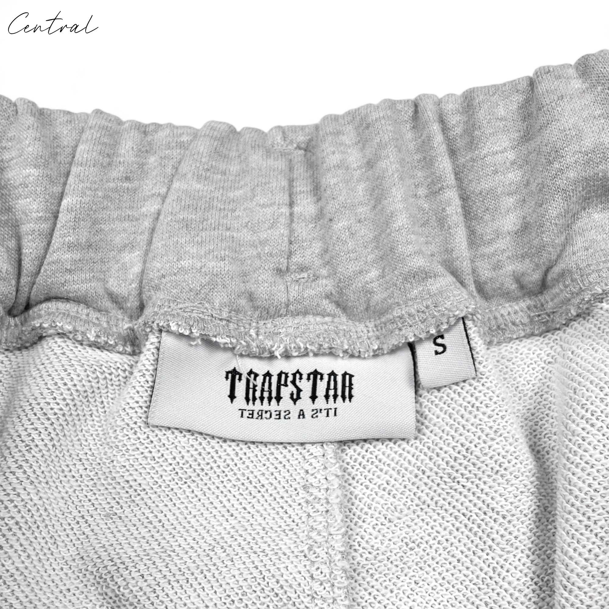 Central AE Trapstar Shooters short set featuring a stylish t-shirt and matching shorts in a modern design.
