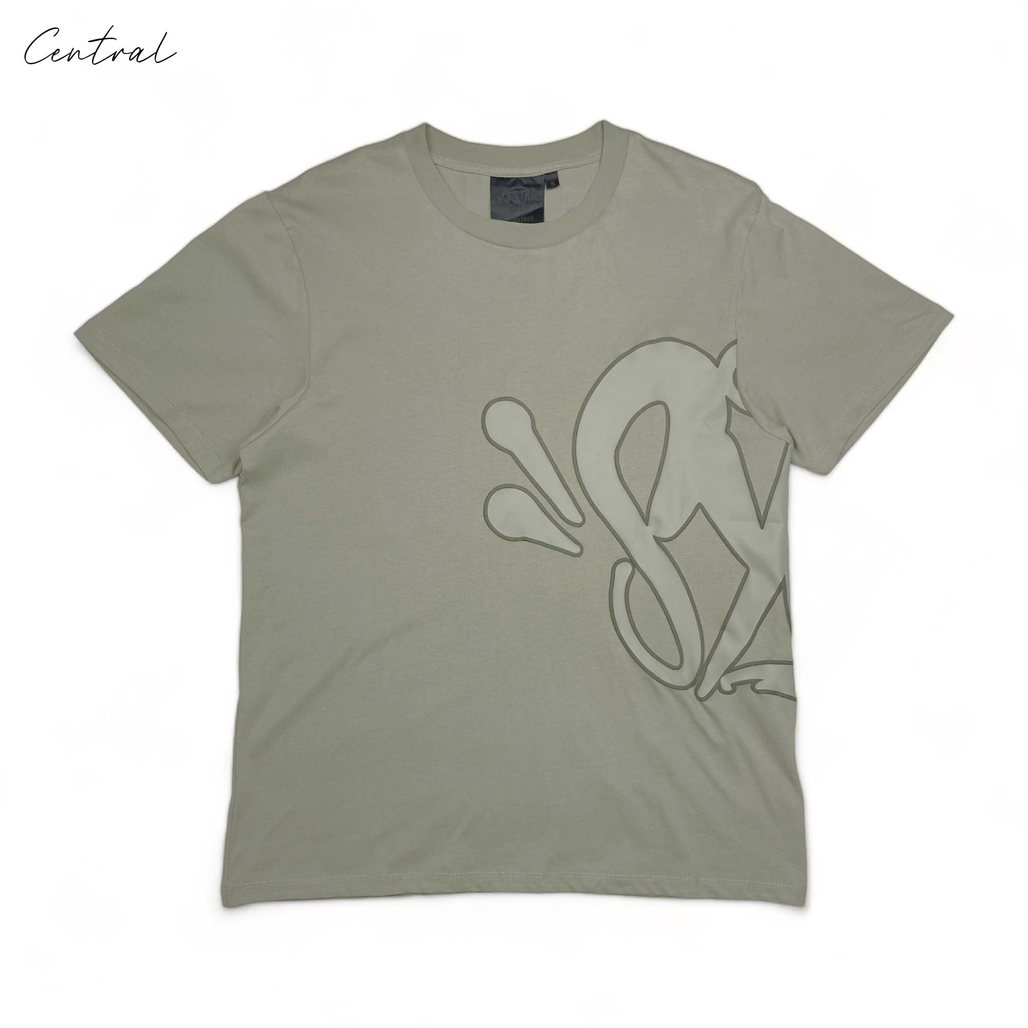 Central Syna World Short Set in green featuring a matching t-shirt and shorts for a stylish summer look.