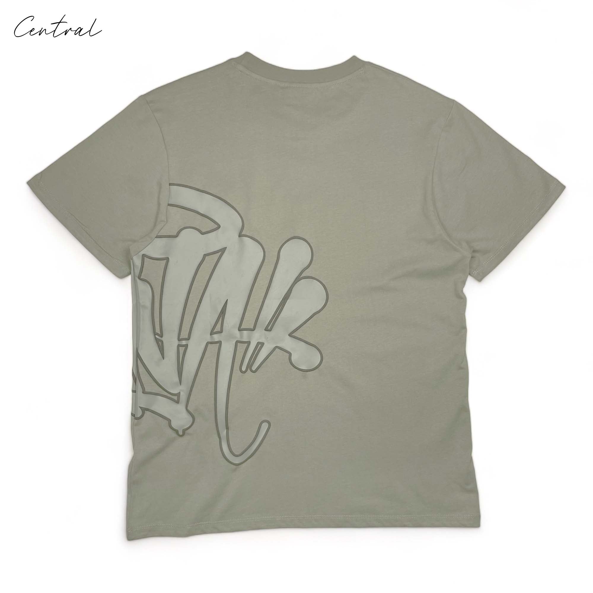Green Syna World short set featuring a matching t-shirt and shorts by Central, displayed on a neutral background.