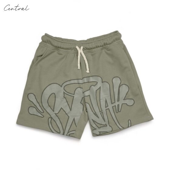 Central Syna World short set in green featuring a matching t-shirt and shorts, ideal for casual summer wear.