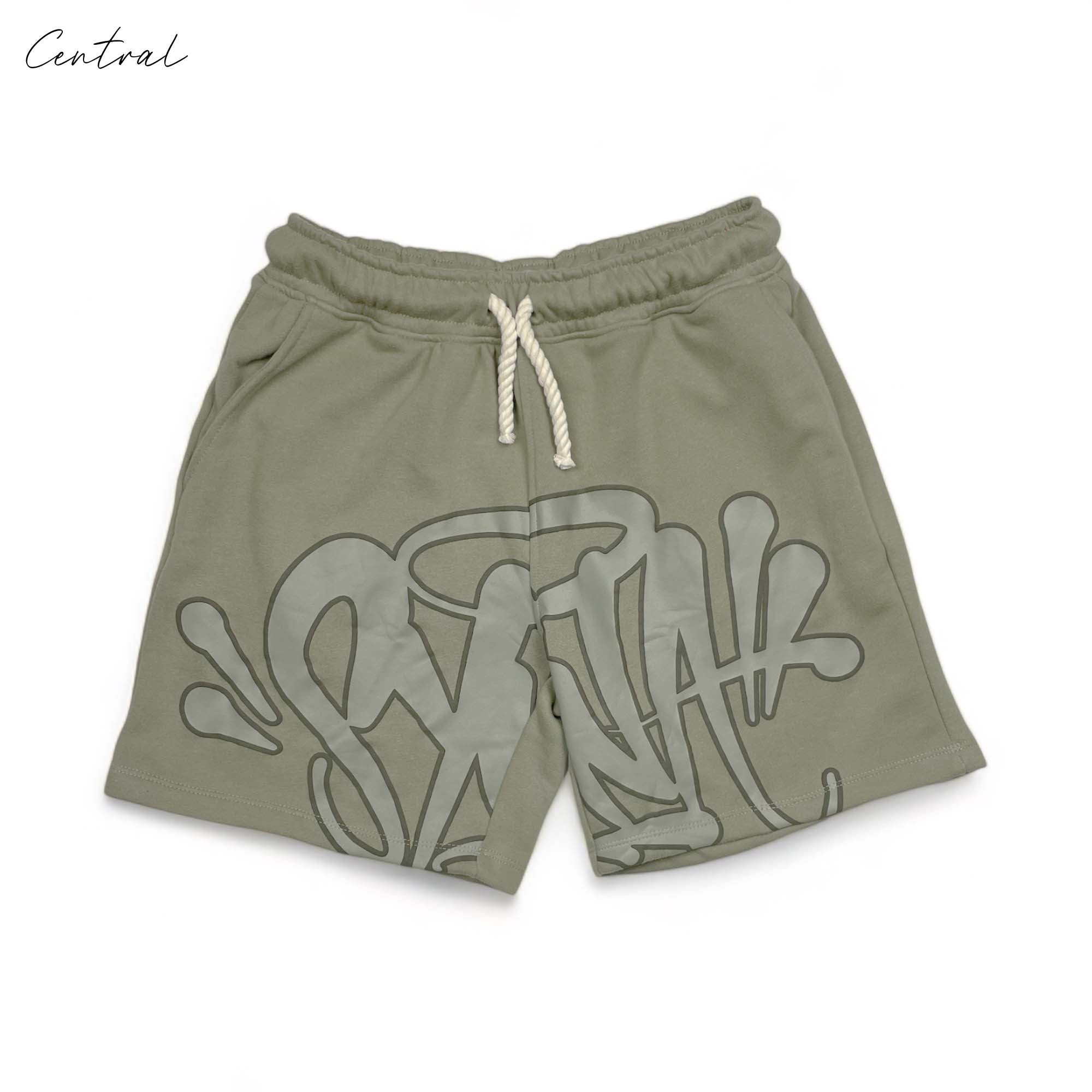 Central Syna World short set in green featuring a matching t-shirt and shorts, ideal for casual summer wear.